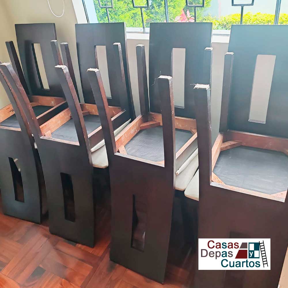 Juego de comedor en venta en San Miguel 8 de 10 - 8 sillas grandes